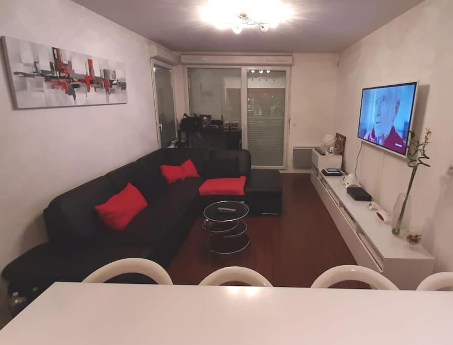 Joli Appartement Avec Jardin Et 2 Parkings Prives Аржантей Екстер'єр фото